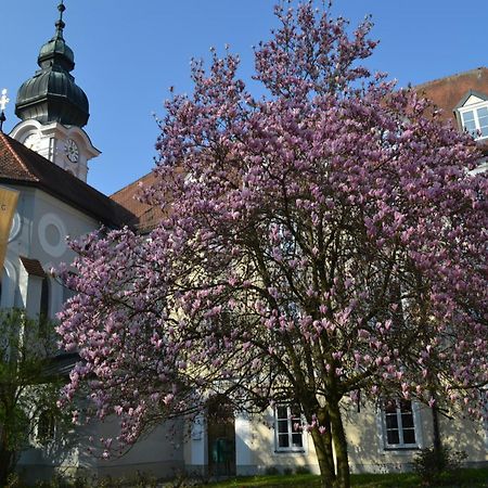Haus Der Begegnung Heilig Geist Hotel Burghausen Ngoại thất bức ảnh