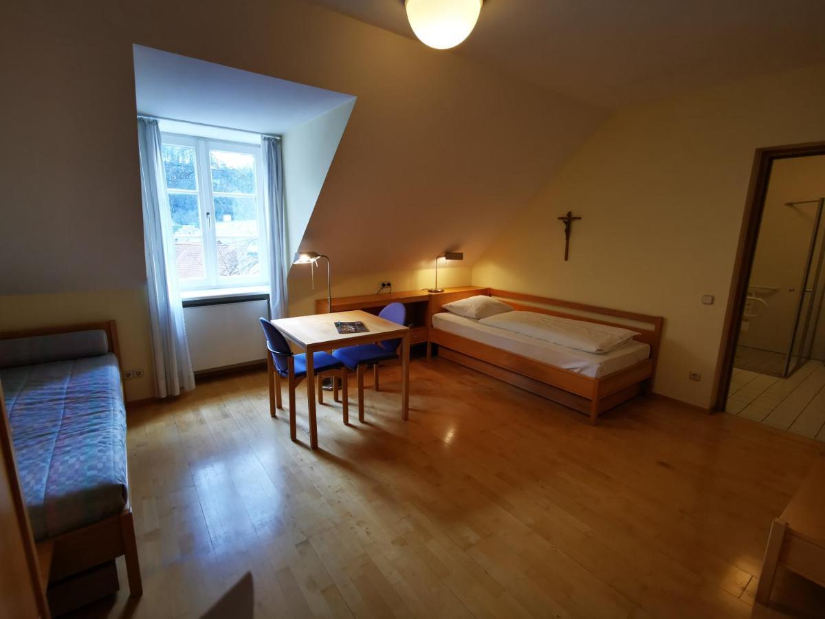 Haus Der Begegnung Heilig Geist Hotel Burghausen Ngoại thất bức ảnh