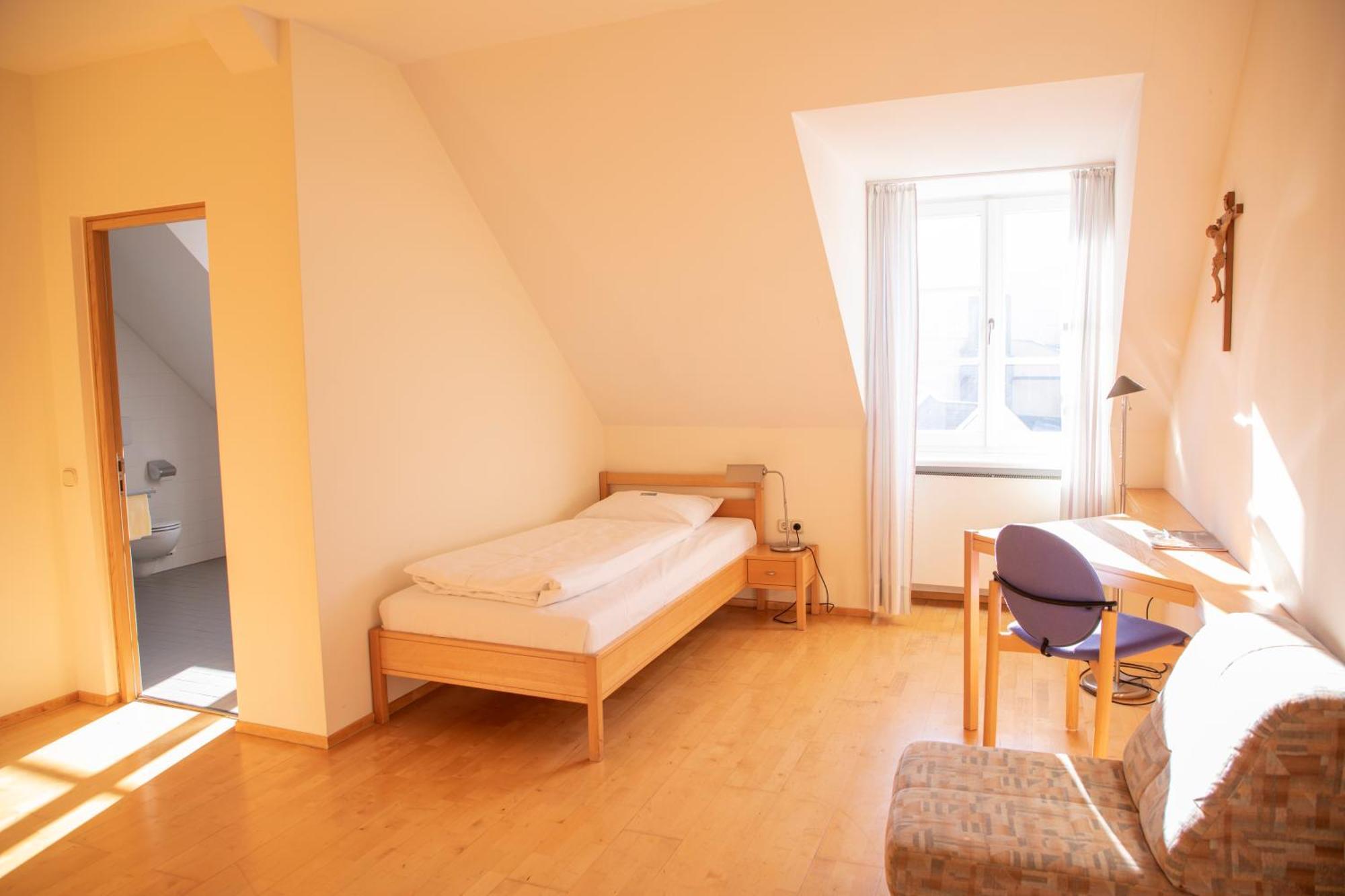 Haus Der Begegnung Heilig Geist Hotel Burghausen Ngoại thất bức ảnh